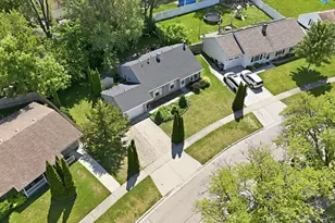 123 Edgewood Dr, Streamwood, IL 60107 - Photo 27