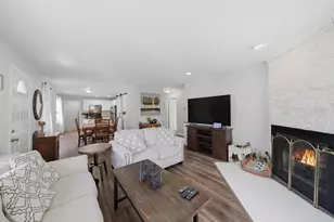 123 Edgewood Dr, Streamwood, IL 60107 - Photo 5