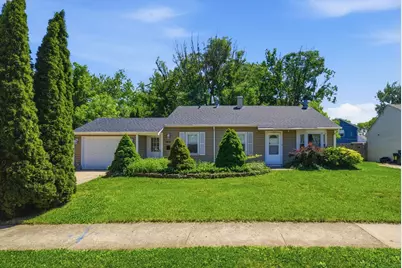 123 Edgewood Drive, Streamwood, IL 60107 - Photo 1