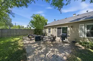 123 Edgewood Dr, Streamwood, IL 60107 - Photo 21