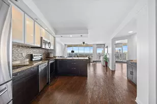 300 N State St, Chicago, IL 60654 - Photo 7