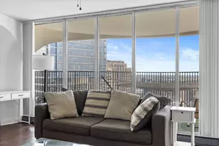 300 N State St, Chicago, IL 60654 - Photo 13