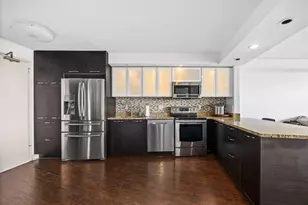 300 N State St, Chicago, IL 60654 - Photo 5