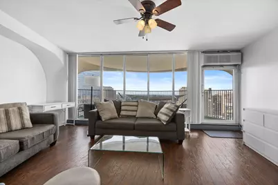 300 N State Street #5618, Chicago, IL 60654 - Photo 9