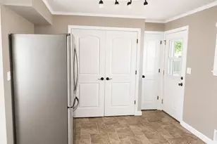 1003 McGregor St, Bloomington, IL 61701 - Photo 7