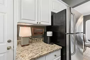 1956 W Melrose St, Chicago, IL 60657 - Photo 17