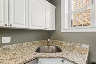1956 W Melrose St, Chicago, IL 60657 - Photo 15