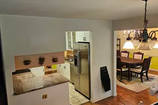 3912 Dundee Rd, Northbrook, IL 60062 - Photo 7