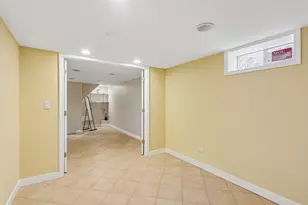 2654 W Catalpa Ave, Chicago, IL 60625 - Photo 33