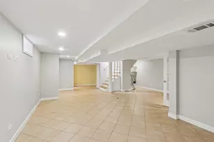 2654 W Catalpa Ave, Chicago, IL 60625 - Photo 29