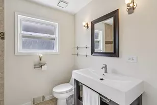 2654 W Catalpa Ave, Chicago, IL 60625 - Photo 23