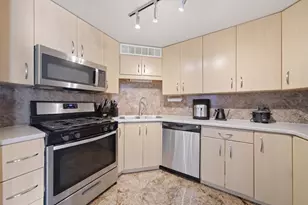 3200 N Lake Shore Dr, Chicago, IL 60657 - Photo 11