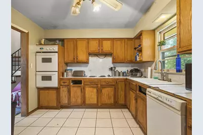 219 Walter Court, Elgin, IL 60123 - Photo 7