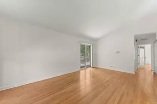 352 Danbury Dr, Naperville, IL 60565 - Photo 3