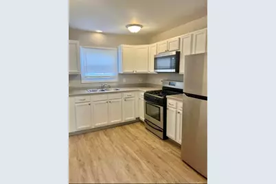 390 W Indian Trail, Aurora, IL 60506 - Photo 7