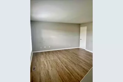390 W Indian Trail, Aurora, IL 60506 - Photo 5