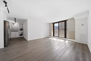200 N Dearborn St, Chicago, IL 60601 - Photo 3