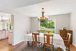 221 Hillwick Ln, Schaumburg, IL 60193 - Photo 5