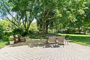 221 Hillwick Ln, Schaumburg, IL 60193 - Photo 29