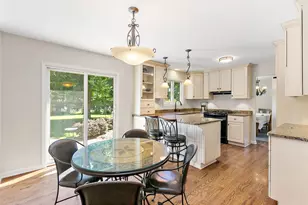 221 Hillwick Ln, Schaumburg, IL 60193 - Photo 9