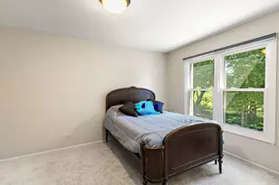 221 Hillwick Ln, Schaumburg, IL 60193 - Photo 21