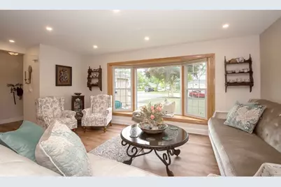 1909 E Maya Lane, Mount Prospect, IL 60056 - Photo 7