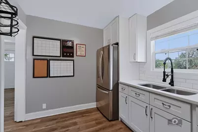 707 E 9th Street, Lockport, IL 60441 - Photo 7