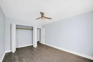 2046 E 72nd Pl, Chicago, IL 60649 - Photo 15