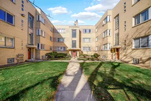 2046 E 72nd Pl, Chicago, IL 60649 - Photo 5