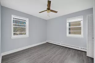 2046 E 72nd Pl, Chicago, IL 60649 - Photo 11