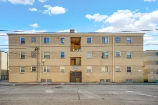 2046 E 72nd Pl, Chicago, IL 60649 - Photo 3