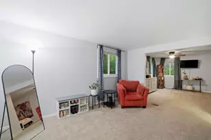 128 Patricia Dr, Schaumburg, IL 60193 - Photo 15