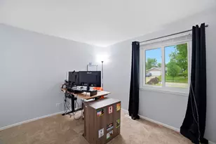 128 Patricia Dr, Schaumburg, IL 60193 - Photo 23