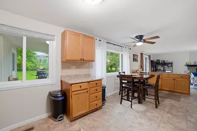 128 Patricia Drive, Schaumburg, IL 60193 - Photo 9
