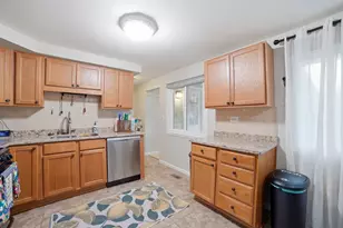 128 Patricia Dr, Schaumburg, IL 60193 - Photo 7