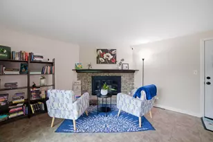 128 Patricia Dr, Schaumburg, IL 60193 - Photo 13