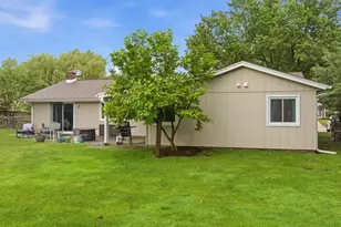 128 Patricia Dr, Schaumburg, IL 60193 - Photo 25
