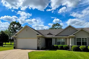 963 Brown Dr, Momence, IL 60954 - Photo 1