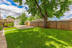 7526 S Honore St, Chicago, IL 60620 - Photo 23