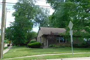 1421 Parkview Ave, Rockford, IL 61107 - Photo 3