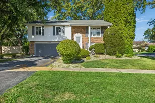 4200 W 176th Pl, Country Club Hills, IL 60478 - Photo 1