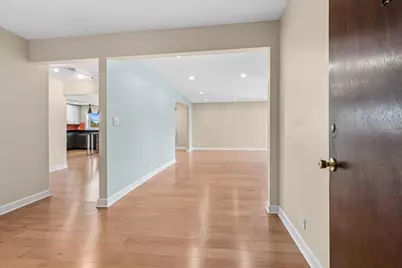 930 Hinman Avenue #504, Evanston, IL 60202 - Photo 3