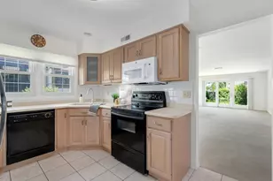 1039 Oakview Dr, Wheaton, IL 60187 - Photo 19
