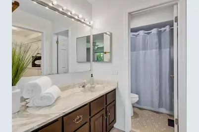 1039 Oakview Drive, Wheaton, IL 60187 - Photo 23