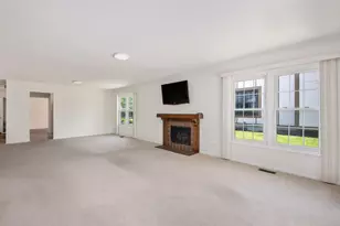 1039 Oakview Dr, Wheaton, IL 60187 - Photo 15