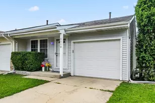 1110 Riverwood Dr, Algonquin, IL 60102 - Photo 1