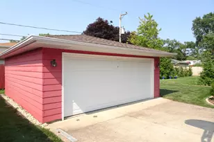5616 W 100th St, Oak Lawn, IL 60453 - Photo 3