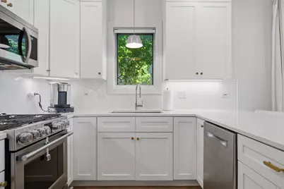 1109 W Cornelia Avenue #1W, Chicago, IL 60657 - Photo 5
