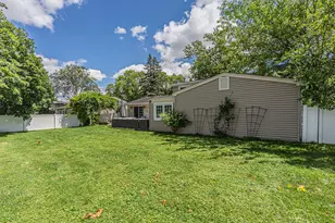 210 W Pickwick Rd, Arlington Heights, IL 60005 - Photo 31