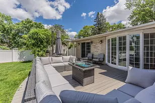 210 W Pickwick Rd, Arlington Heights, IL 60005 - Photo 25